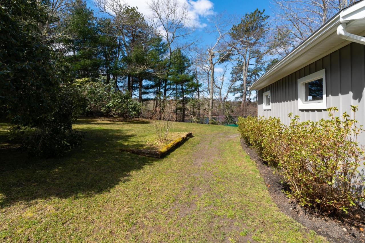 Weeks Pond Charmer Forestdale Exterior photo